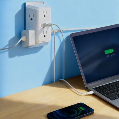 Outlet Surges Protector Extender Outlet Splitter With 6 Outlets 2 USB Ports 2 USB C Ports Small Power Strip For Home Travel