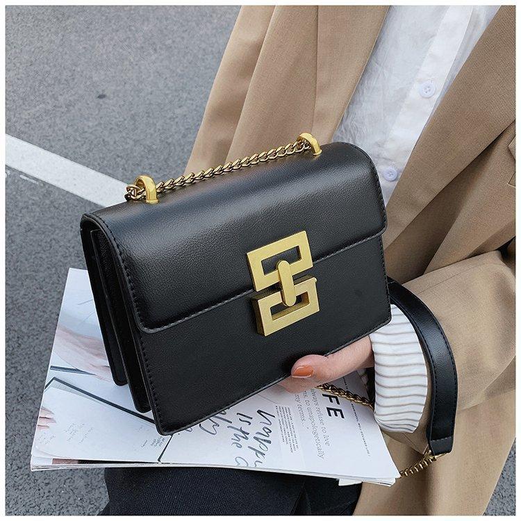 

2026 Trendy European American Retro Square Bag Women Fashion Chain Lock Buckle Shoulder Crossbody Bag For Daily Travel Use
