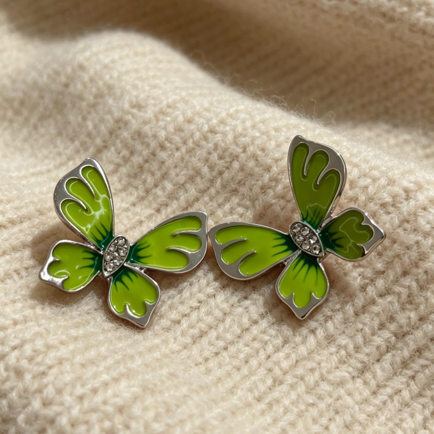 Butterfly Necklace Earrings Set Retro Vacation Metal Jewelry