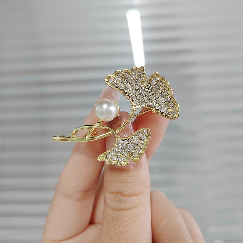 

Женская темпераментная брошь с бриллиантами и жемчугом гинкго билоба, модная одежда, пальто, куртка, декоративная булавка, ювелирные изделия
