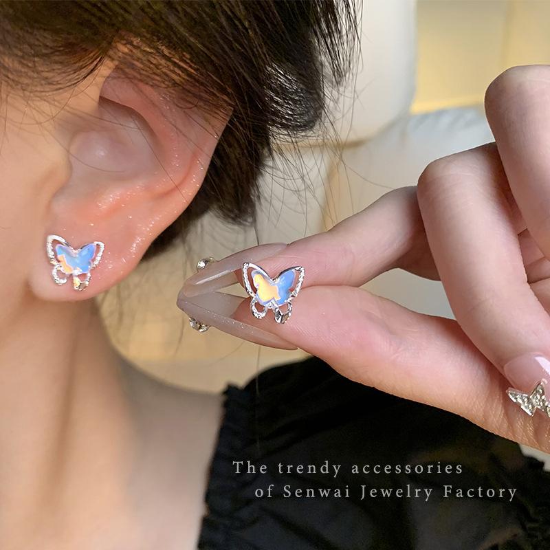 Gradually change blue and pink butterfly stud earrings female super fairy temperament girl heart sweet earrings personalized new earrings