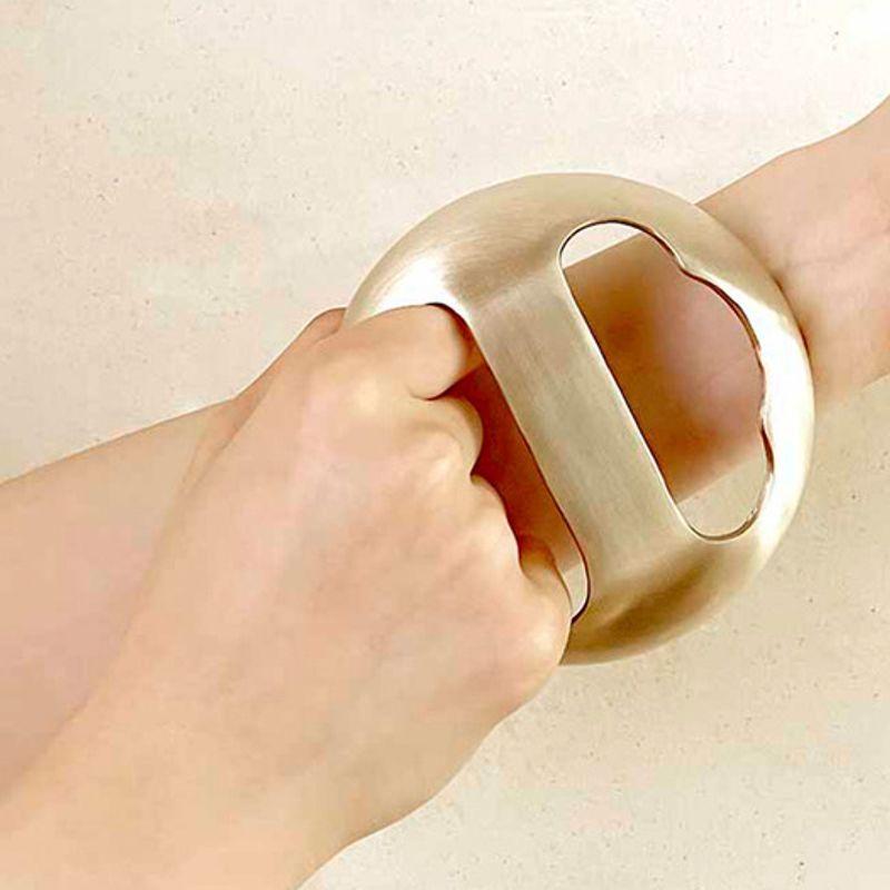 

nothyang nothyang organic one-handed gua sha massager One-handed braces (gold)