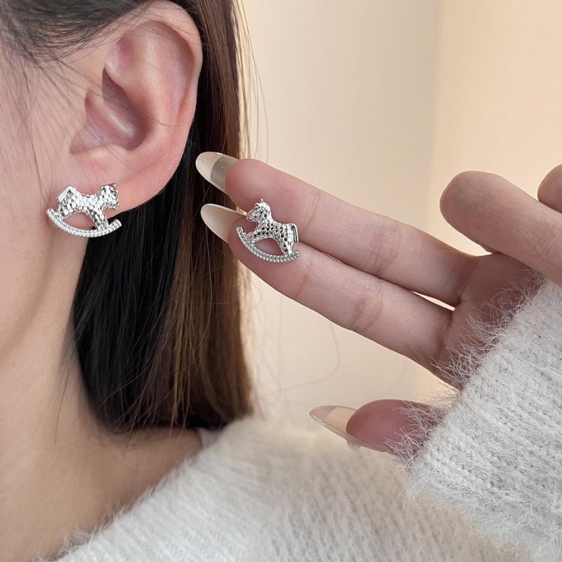 Fashionable Small Horse Ear Studs With Smooth Electroplated Surfaces For Office And Dating Event