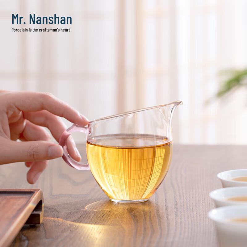 

Наньшань Сяньшэн Китайская стеклянная чаша справедливости с ручкой