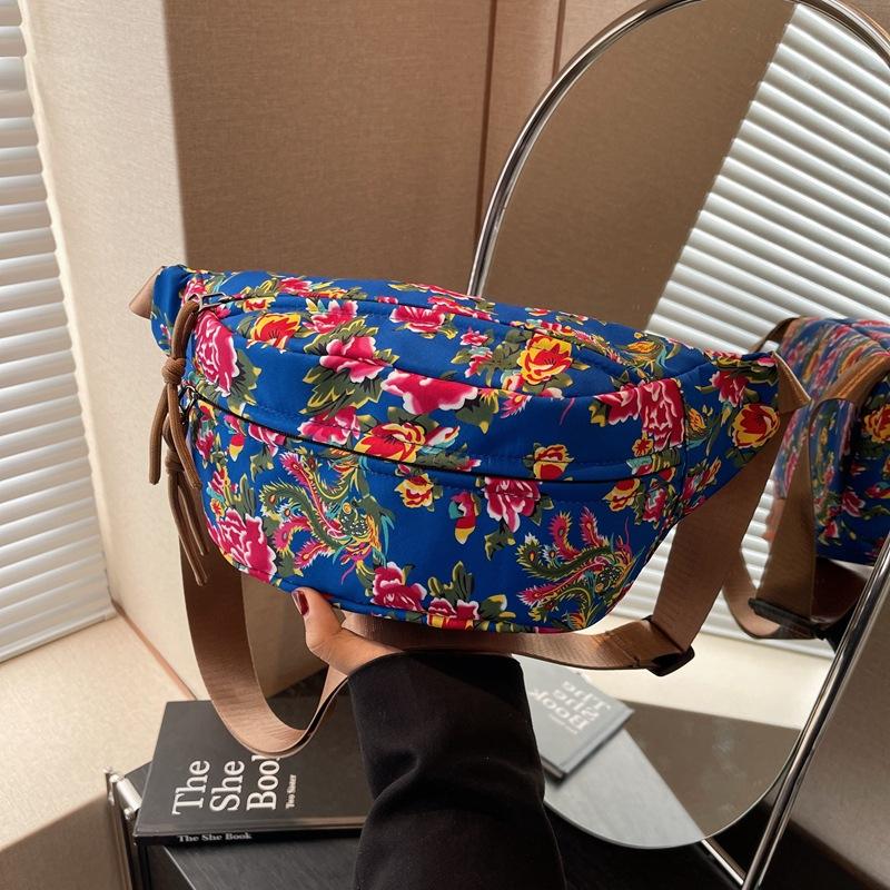 Large-capacity Bag Women's New High-end Texture Niche Autumn and Winter Cloth Bag Messenger Bag Versatile Breast Bag