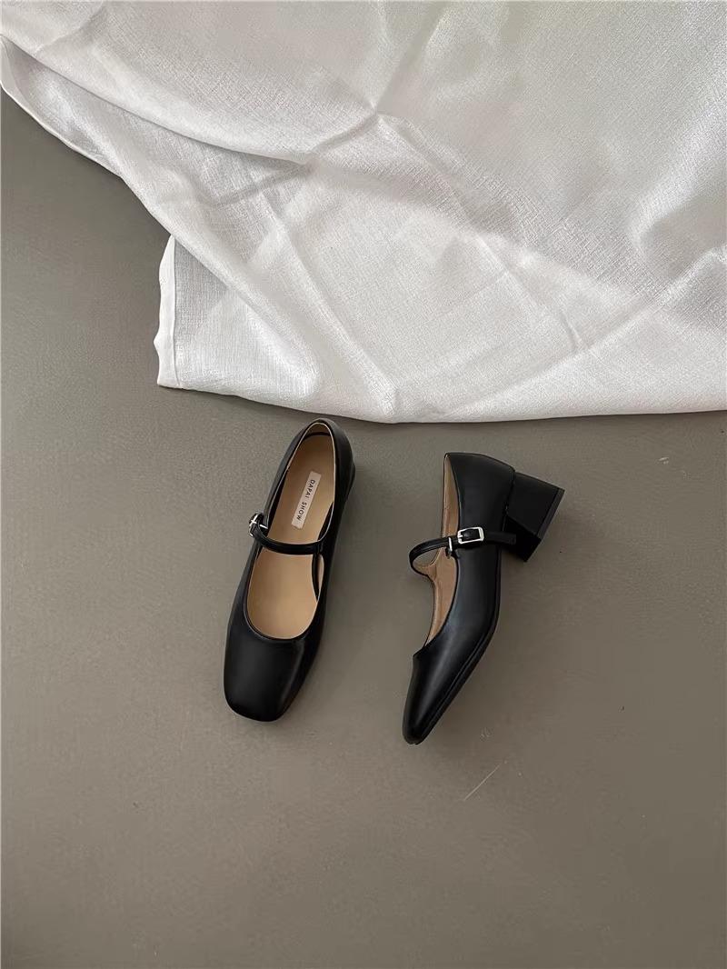 

Женские туфли Мэри Джейн. Женские туфли-лодочки с квадратным носком. Туфли из лакированной кожи на высоком каблуке. Дизайнерские свадебные туфли. Весенние сандалии с пряжкой. 39 чёрный