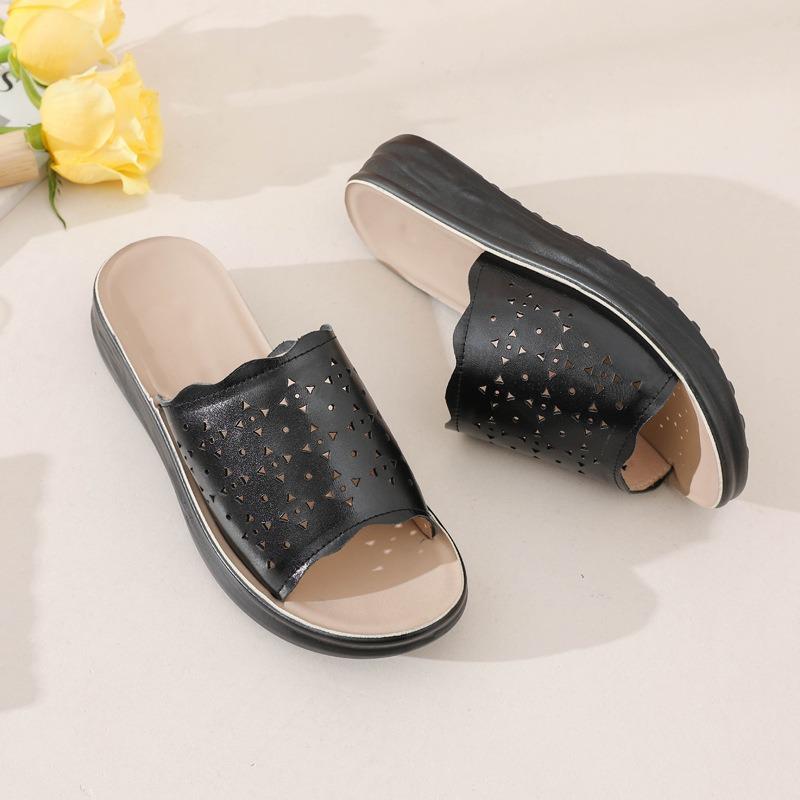 ~~ First layer cowhide mother cool slippers, summer leather soft-soled women's shoes medium and old non-slip sandals