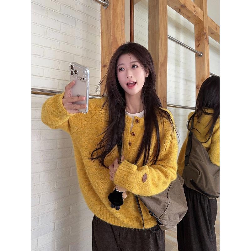 

Henry collar knitted sweater women s autumn and winter thickened warm button design long sleeve fashionable soft waxy inner bottom top L жовтий