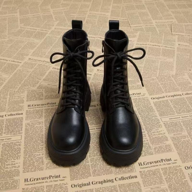 Neue Damenschuhe: Knöchelhohe Stiefel mit dicker Sohle und Absatz zur Höhenvergrößerung und schlankmachende hochhackige Stiefel