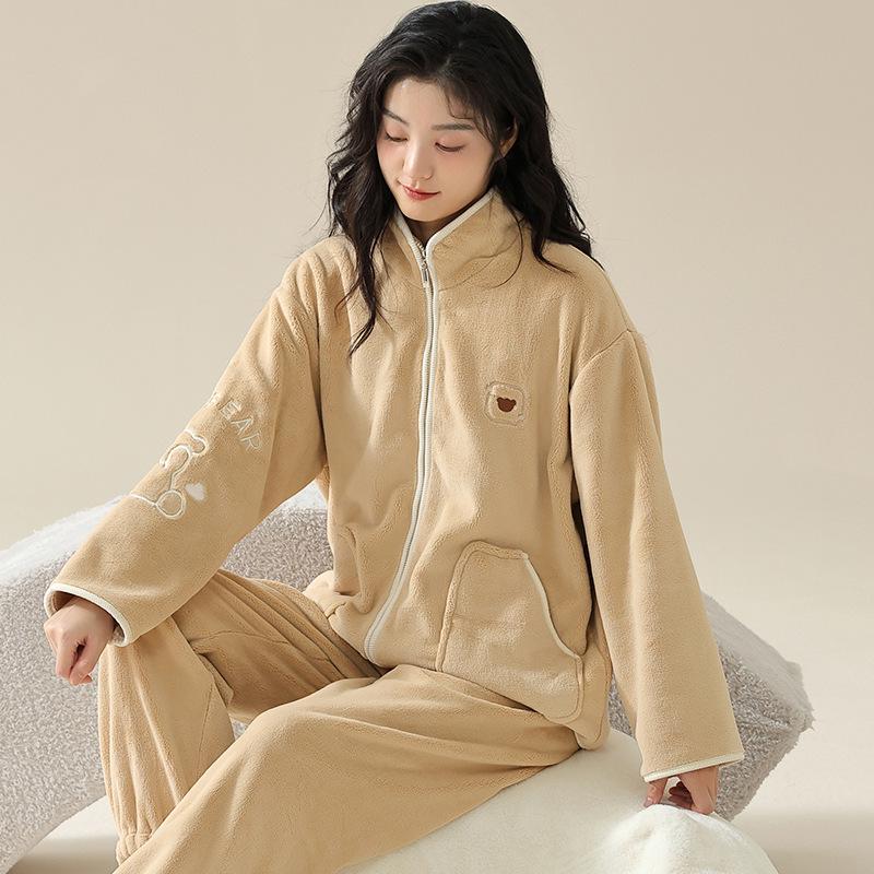 Осенне-зимние коралловые бархатные пижамы на молнии — фото 7