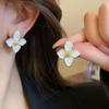 Fashion Korean Women Retro White Flower Earrings Sweet Metal Delicate Stud Earrings for Female Zircon Party Jewelry Accessories