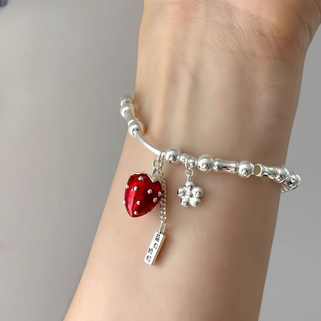 One Exquisite Strawberry Bracelet, Suitable for Parties/Valentine's Day/daily Wear, A Gift for Anniversaries and Special Occasions