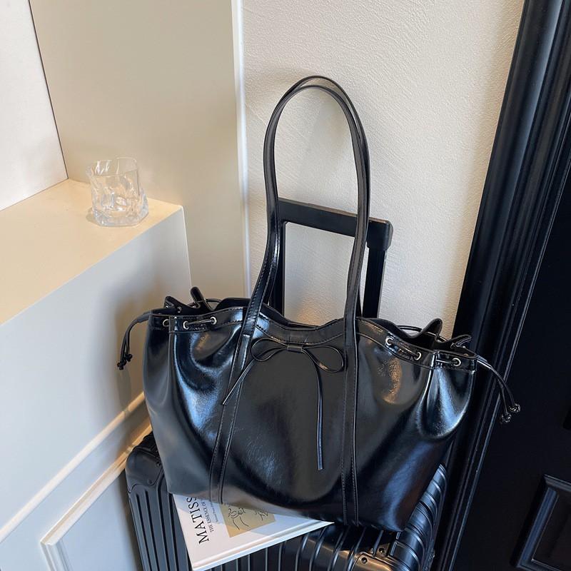 Simple High-end Commuting Armpit Tote Bag Live Broadcast Large-capacity Texture All-matching Portable Shoulder