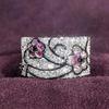 Meier Zweifarbiger floraler Ring: stilvoll, elegant und frisch mit einem Hauch von ländlichem Charme