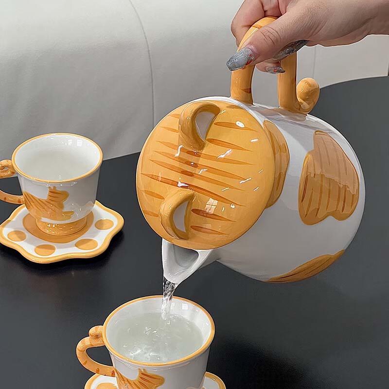 Cream Style Cat Drinkware Set