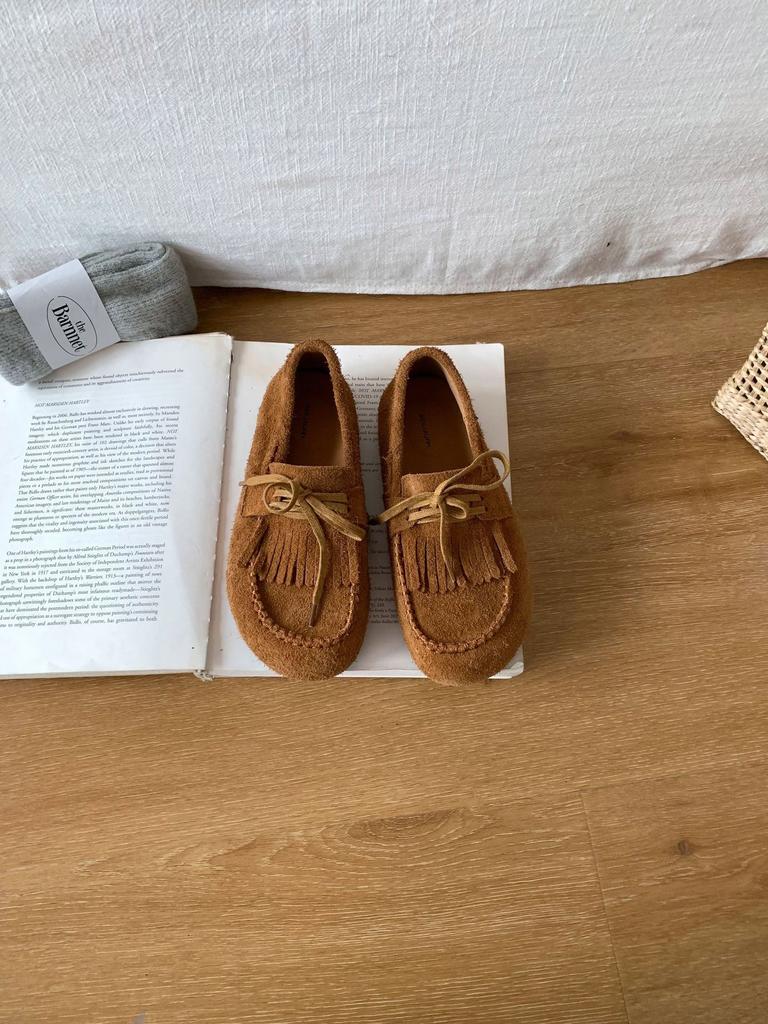 New Retro Tassel Strap Loafers Women's Versatile One-pedal Doudou Shoes Single Shoes Flat-soled Small Leather Shoes Tide