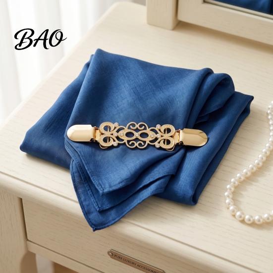 Women Shawl Clamp Vintage Cardigan Sweater Clip with Rhinestone, Hold Together, Retro Metal Clasps Cincher for Dress Shawl, Clothing Accessories