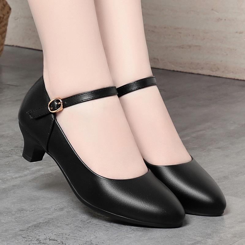Soft sole one-word buckle medium heel long station work shoes black leather shoes women's shoes dancing cheongsam mother single shoes
