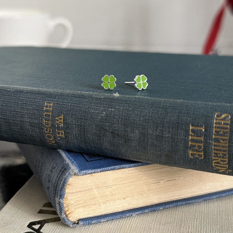

mosxe [925silver] Tiny clover earring clover