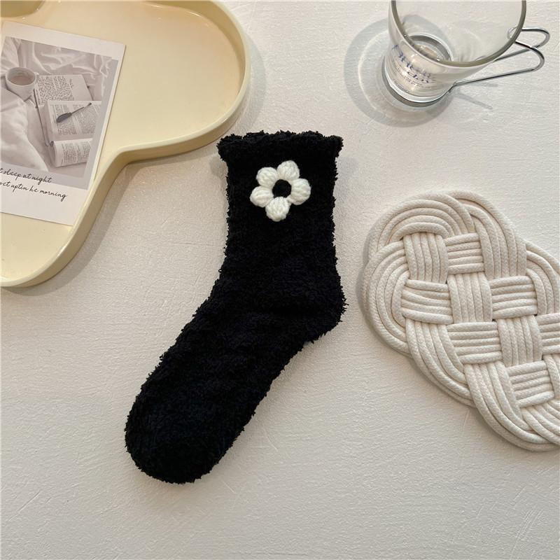 

Женские милые пушистые носки белые черные зимние теплые флисовые кавайные с цветком бантом пушистые носки модные утолщенные домашние напольные носки для сна One Size