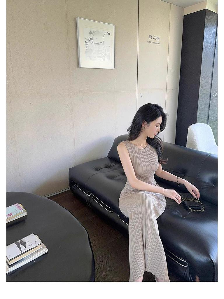 2025 Summer Slimming Knitted Sleeveless Mid-Length Dress for Women