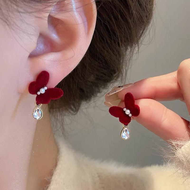 Wind fashion versatile stud earrings women's hot-selling high-end temperament trendy earrings street stall night market explosion