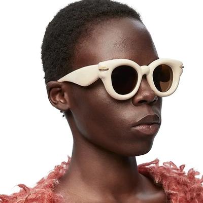 Nouveaux Lunettes de Soleil Sport Punk Y2k Lunettes de Soleil Extérieur Mignonnes Lunettes Ovales Monture Ronde Épaisse Lunettes Gonflées Pour Femmes Hommes
