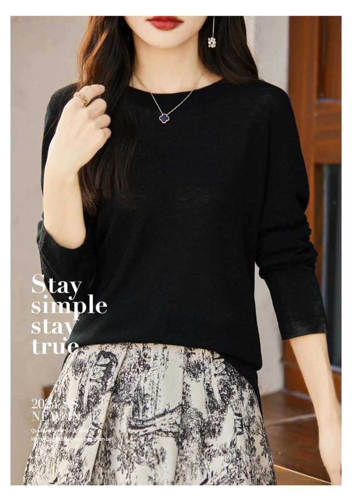 Women's Minimalist Wool Pullover - Thin, Round Neck, Long Sleeve, Loose Fit