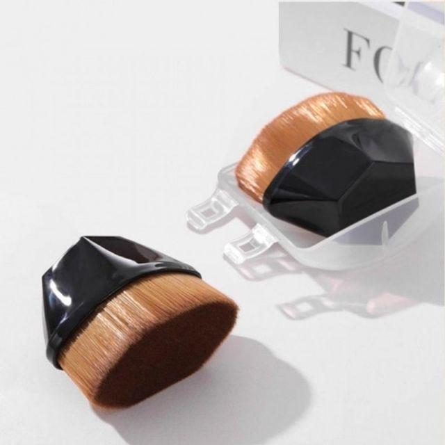 

Mini OTOJYHDK Popular Ultra-Fine Foundation Brush for Emotional Makeup