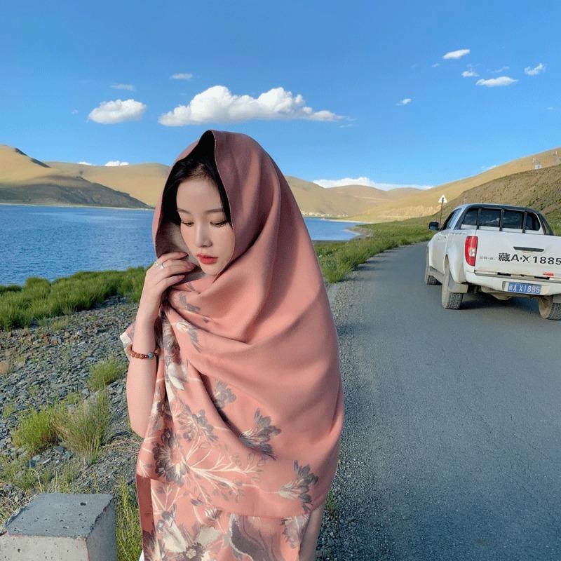 Autumn and winter new thriving jacquard thick scarf atmospheric fashion versatile velvet thickened warm shawl