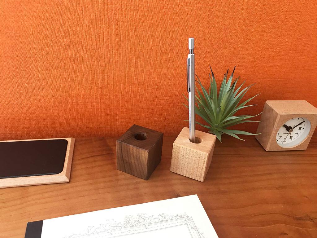 KATOMOKU Držák na Ploom TECH pero (Lze použít také jako stojan) km-29NA 45x45x45mm Dřevěné stavební kostky