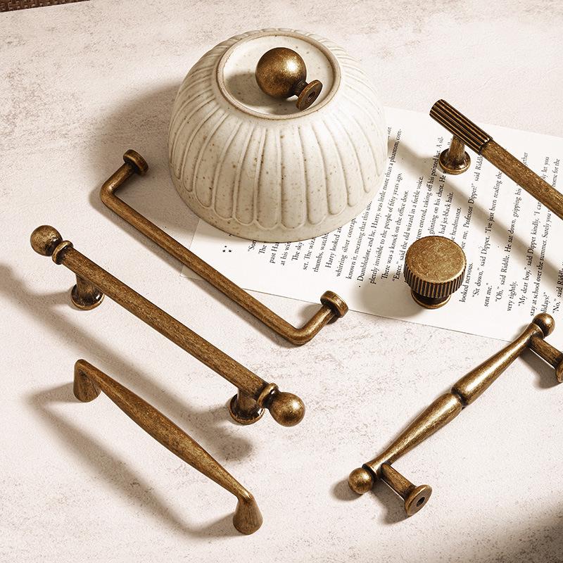 Antique Yellow Bronze Cabinet Handle - Zinc Alloy Wardrobe & Drawer Pull