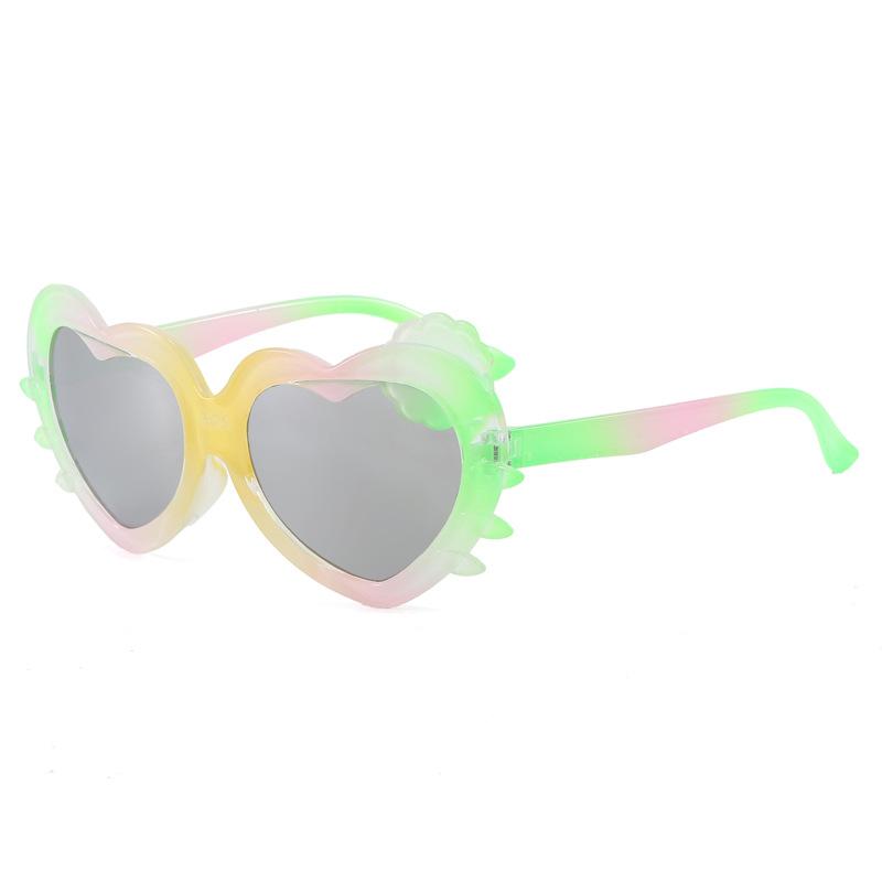 

Colorful Heart Shape Sunglasses Lightweight Goggles Cartoon Festive Accessory Aesthetic Girls Birthday Party Wear Cute Eyewear зелений