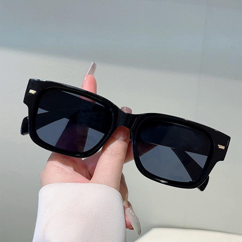 Luxury Brand Designer Square Sunglasses Women For Men Vintage Punk Sun Glasses Popular Classic Rivet Jelly Shades Uv400