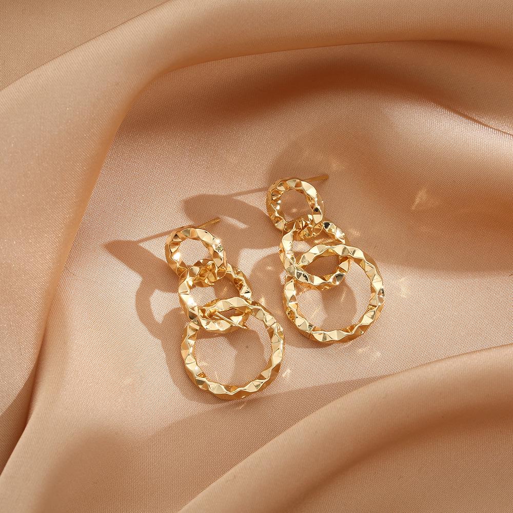 

Трендовые геометрические серьги-подвески из меди с тремя кольцами - Модный и современный дизайн