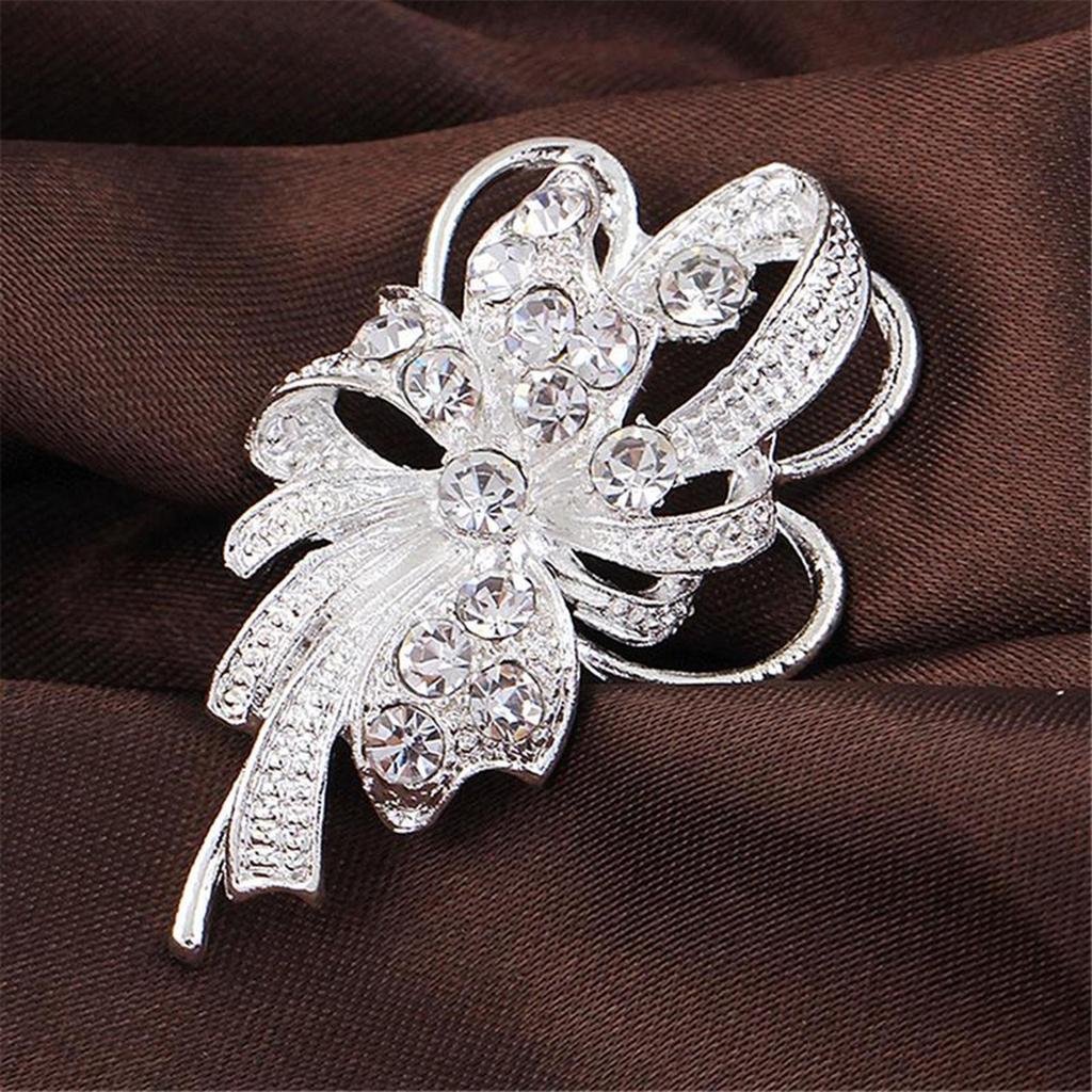 High End Diamond Inlaid Brooch, Women's High-end Feel, Chest Flower, Multifunctional Clothing Accessories
