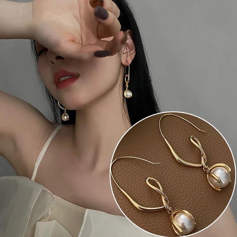 Metal Twisted Line Vintage Imitation Zircon Earrings Fashion Elegant Dangle Earrings luxury Design Women Zircon Accessories