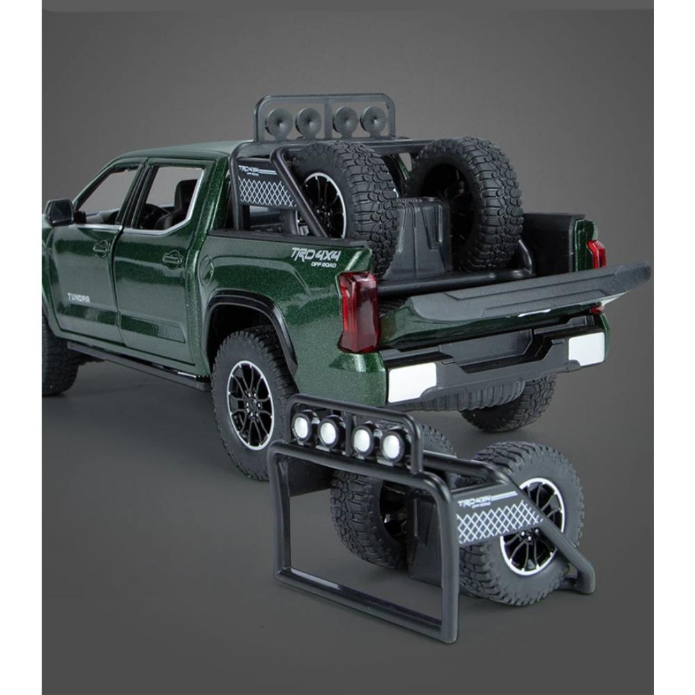 1/24 Toyota Tundra Alloy Pickup Car Model Diecast & Toy Metal Off-Road Vehicles Car Model Sound and Light Collection Childrens Toy Gift