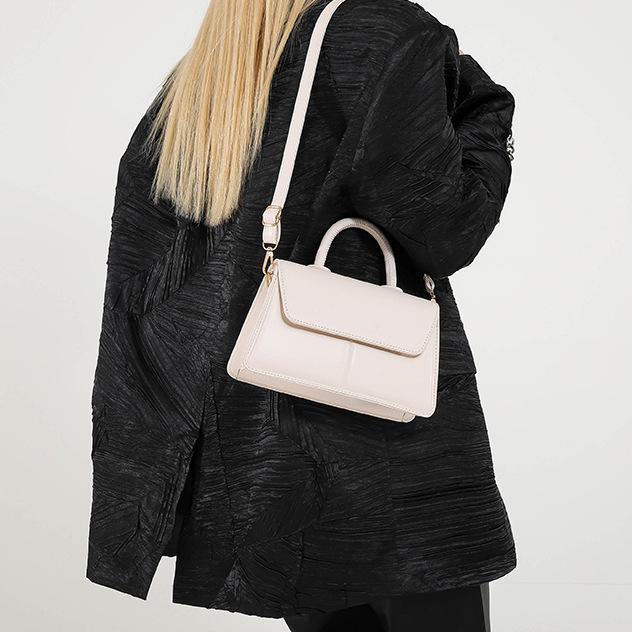 2025 new summer fashion simple trend personality foreign casual portable shoulder crossbody small square bag woman