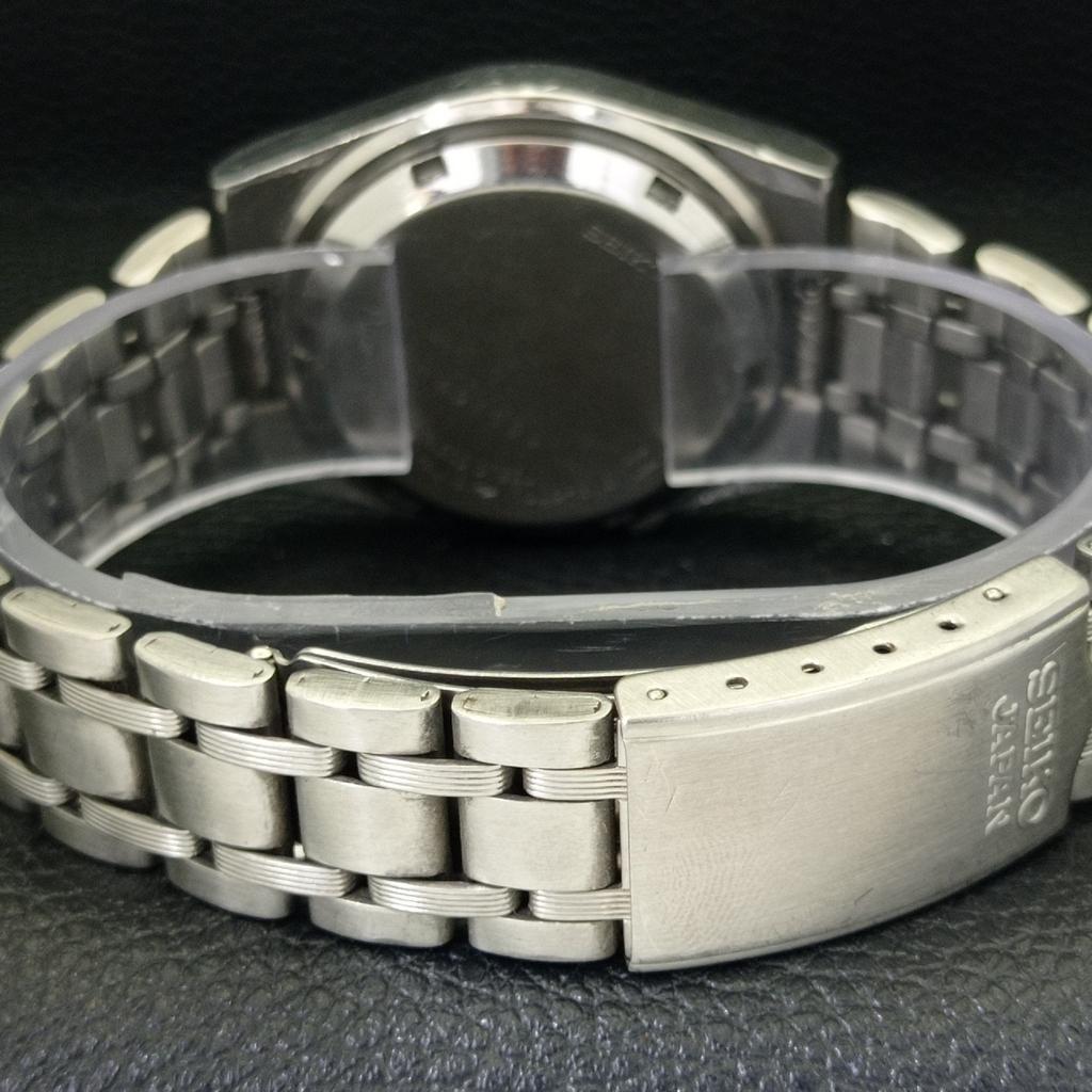 USED GENUINE VINTAGE SEIKO 5 AUTOMATIC JAPAN MENS SILVER DIAL WATCH A433297-2 R115-a433297