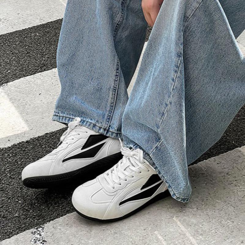 Men's Sneakers 2026 Spring New Low Cut Flat Casual Sports Shoes Man Fashion Outdoor Running Shoes Vulcanized Zapatillas Hombre