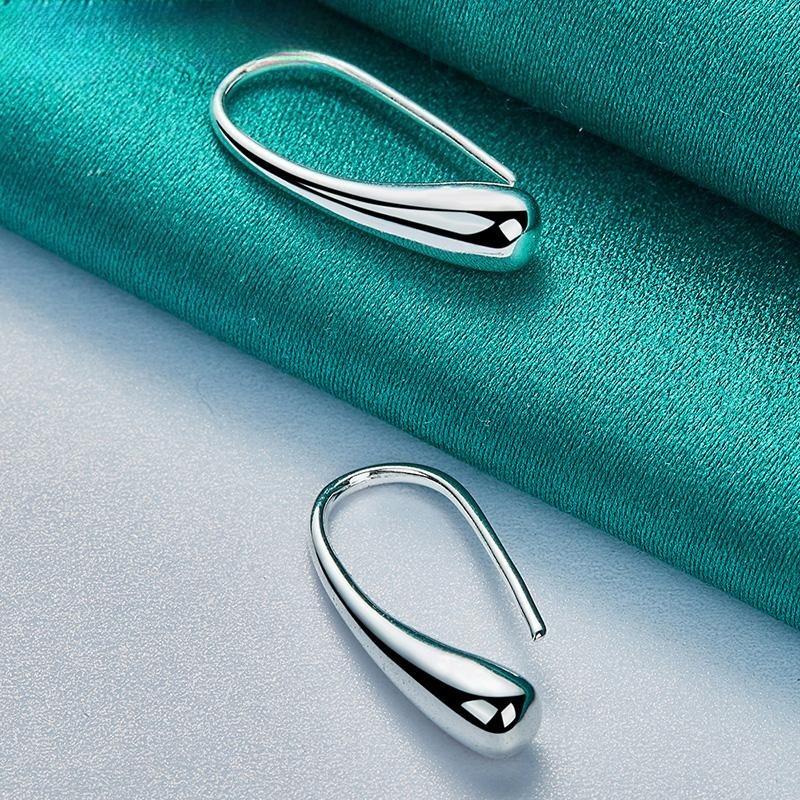 Einfache tropfenförmige Silberohrringe, Damen-Nischendesign-Ohrringe, Modeschmuck für den Alltag