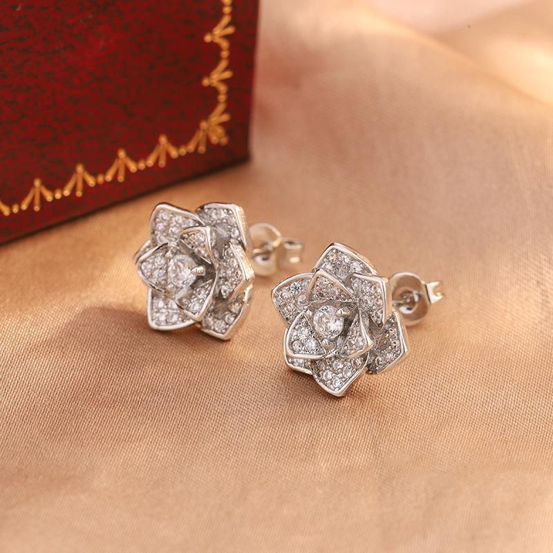2026 Новые Европейские и Американские Нишевые Золото Платина Стойкий Цвет Микро-вставка Циркон Цветок Ушная Застежка Серьги-крючки Аксессуары