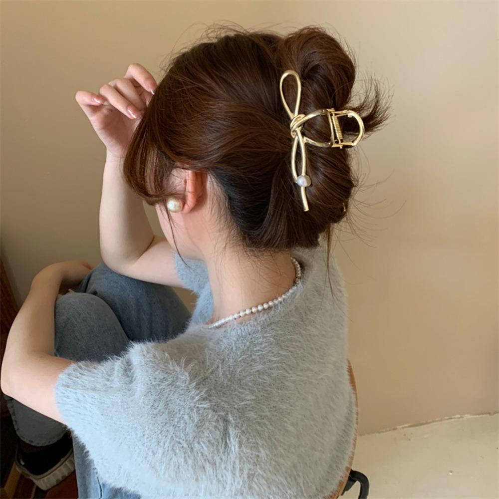 1pc Fashion Elegant Bow Shaped Metallic Hair Claw Pearl Accent Designs Perfect for Sweet Daily Looks Romantic Styles Accessories