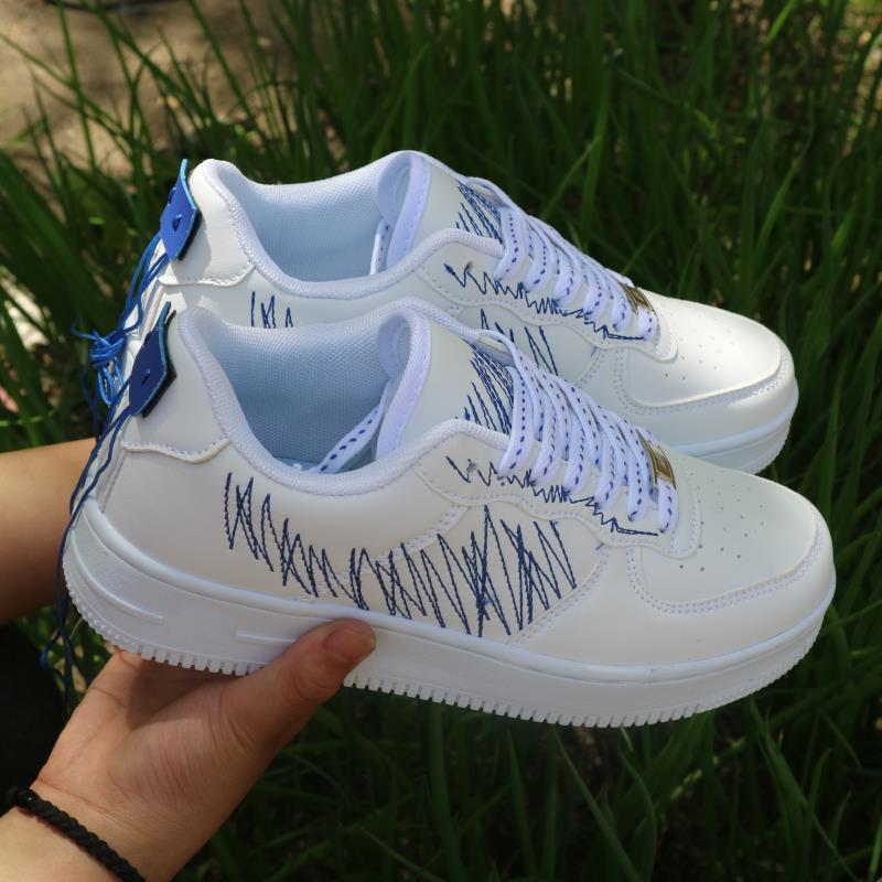 

Вышитая повседневная спортивная обувь, дышащая обувь на платформе, плоская подошва, летняя новая мужская обувь 2025 года, универсальная обувь для доски 40