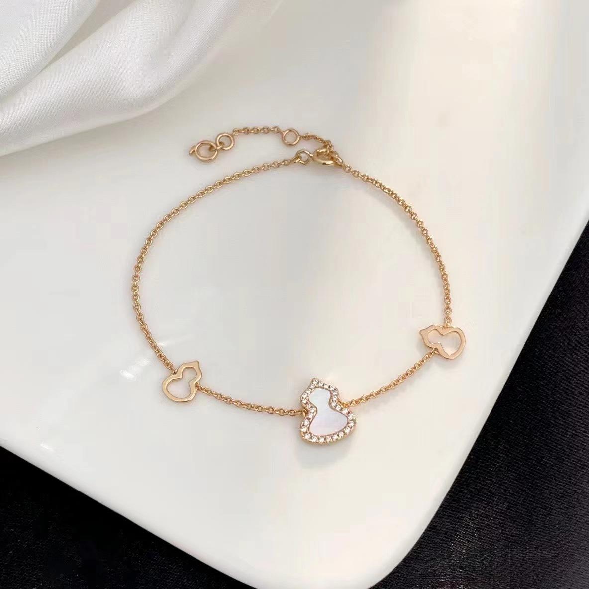 

Браслет из трех тыкв, белый браслет из рябчика, павлин, зеленая тыква, украшение для рук для женщин Metal Color: Platinum