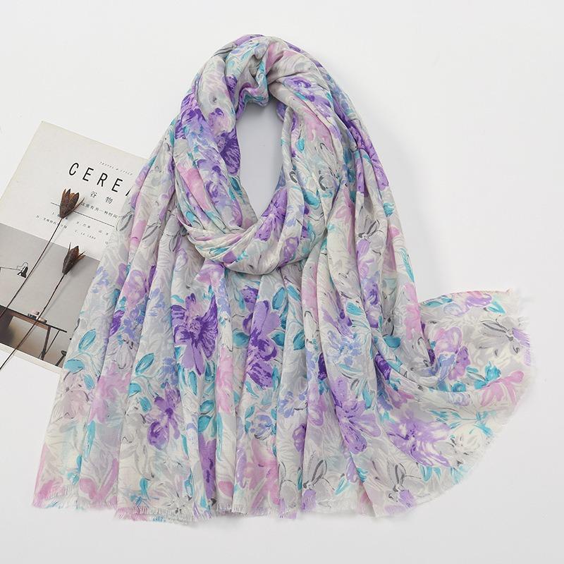 Spring and Autumn New Bali Yarn Tassel Retro Printed Geometric Scarf Versatile Fashion Travel Sunscreen Shawl Silk Scarf Women