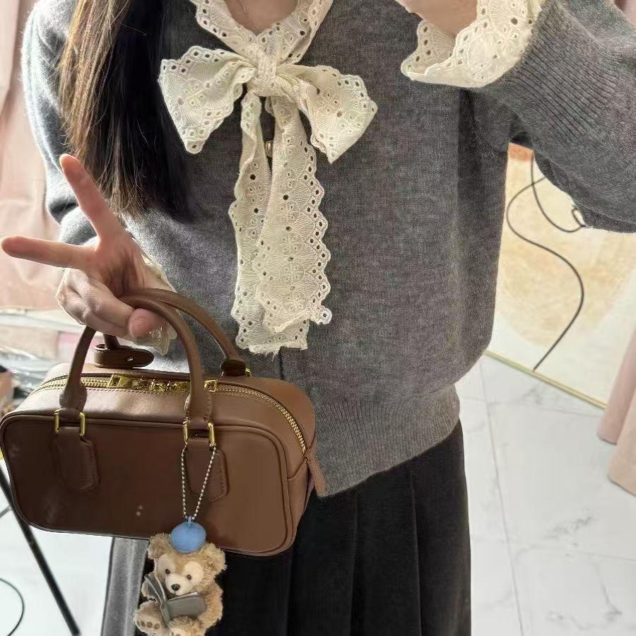 

Korean Style Lace Trim Bow Knit Top - Autumn/Winter Women s Blouse Small