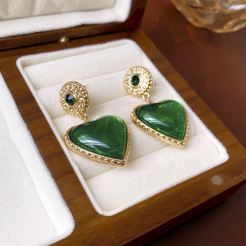 Elegant Vintage Women Girls Classic Resin Stone Earrings Ear Clips Fashion Retro Palace Lady Party Banquet Jewelry Ear Rings