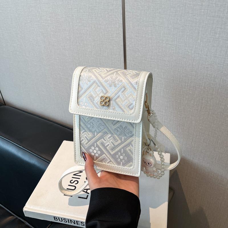 

Summer portable niche bag women s bucket bag new sweet and exquisite commuter shoulder messenger bag Without pendant білий
